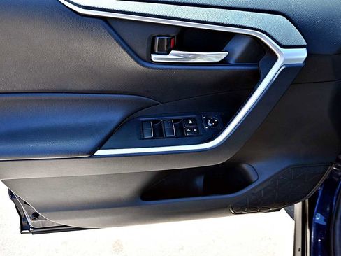 Used 2019 Toyota RAV4 XLE Premium w/ Carpet Mat Package FWD image 20