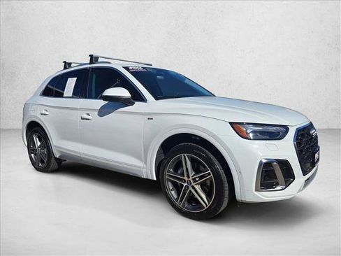 Used 2021 Audi Q5 e Prestige w/ Prestige Package image 3