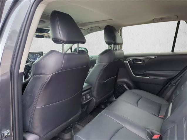 Used 2022 Toyota RAV4 XLE Premium AWD/4WD image 18