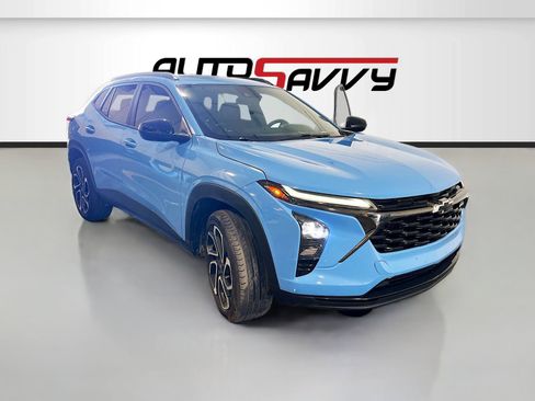 Used 2024 Chevrolet Trax RS w/ Sunroof Package FWD image 1