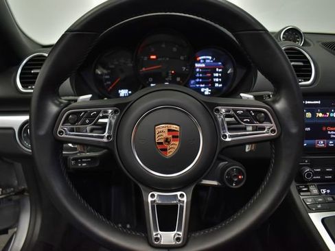 Used 2018 Porsche 718 Boxster GTS image 12