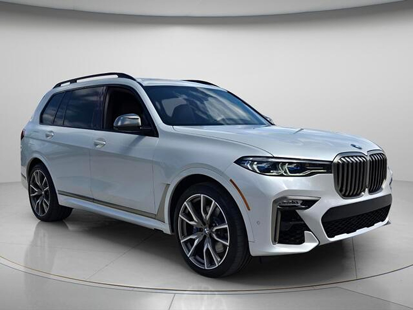 Used 2022 BMW X7 M50i w/ Cold Weather Package AWD/4WD image 8