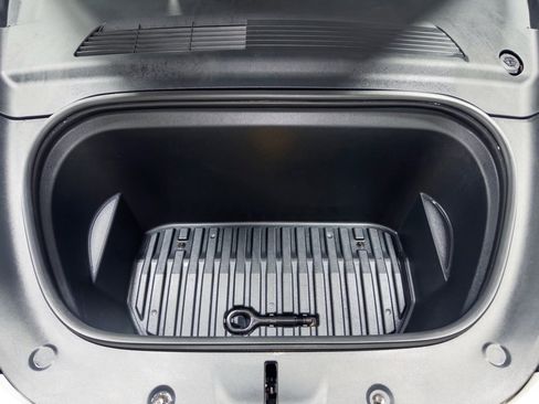 Used 2021 Tesla Model Y Long Range image 25