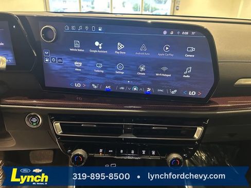 Used 2024 Chevrolet Traverse Z71 AWD/4WD image 11