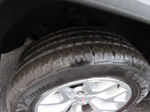 Used 2017 GMC Sierra 1500 SLT w/ Enhanced Driver Alert Package image 13