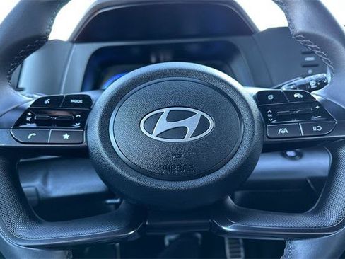 Certified 2025 Hyundai Elantra Sport image 23