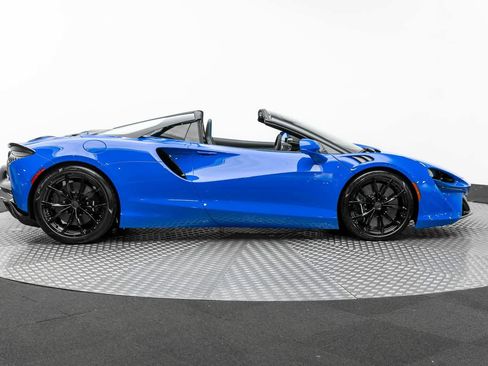 New 2025 McLaren Artura image 47