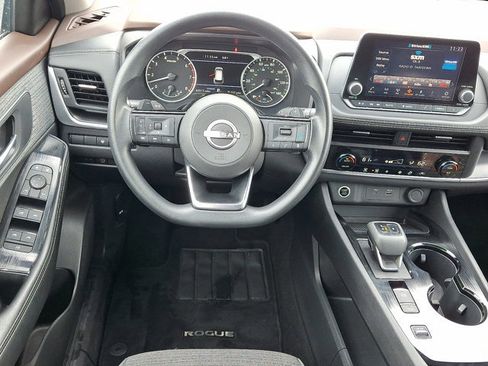 Used 2023 Nissan Rogue SV FWD image 12