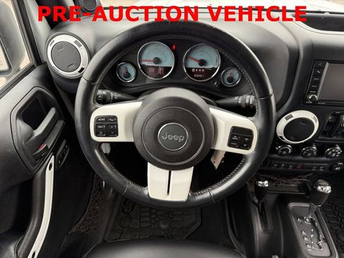 Used 2014 Jeep Wrangler Unlimited Sahara image 14