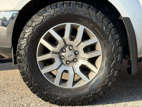 Used 2013 Nissan Frontier SL w/ Moonroof Pkg AWD/4WD image 28