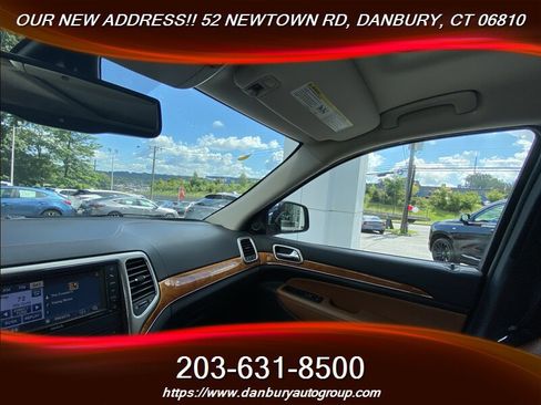 Used 2012 Jeep Grand Cherokee Overland AWD/4WD image 15
