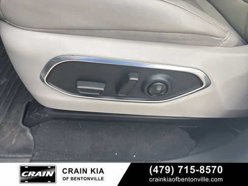 Used 2023 Jeep Wagoneer Series II w/ Flexible Seating Group AWD/4WD image 17