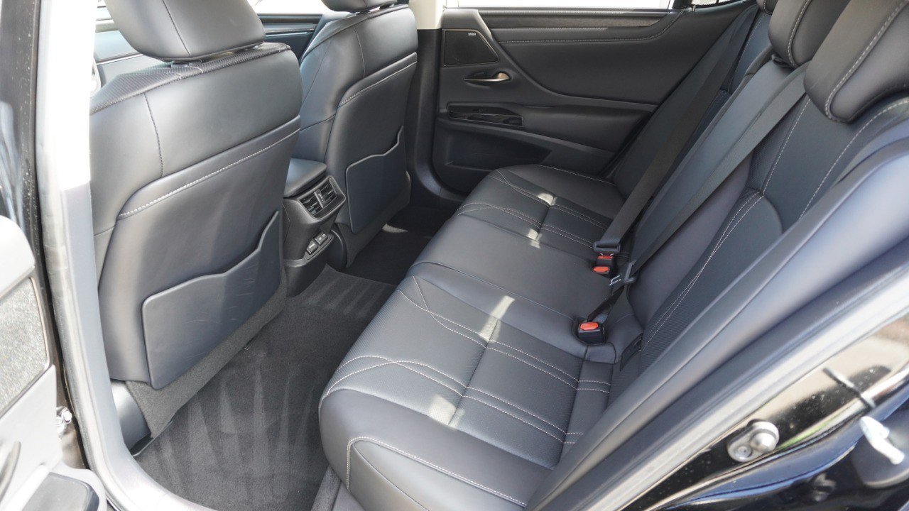 Certified 2024 Lexus ES 350 Ultra Luxury w/ Accessory Package (Z2) FWD image 30