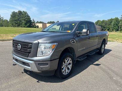Used 2024 Nissan Titan SV w/ SV Convenience Package