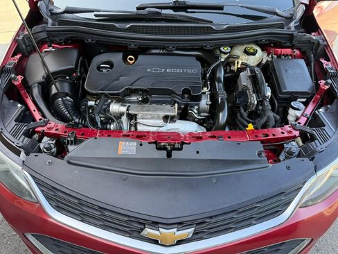 Used 2017 Chevrolet Cruze LT FWD image 31