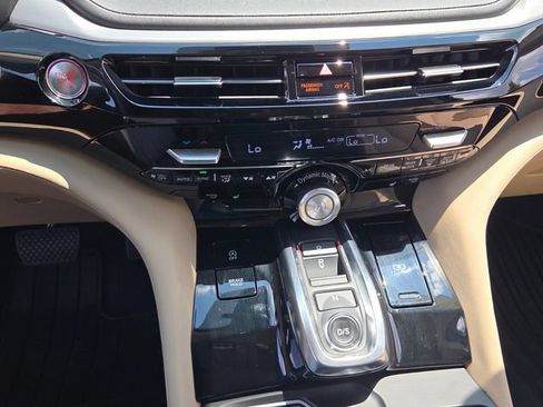 Used 2024 Acura MDX SH-AWD w/ Technology Package image 20