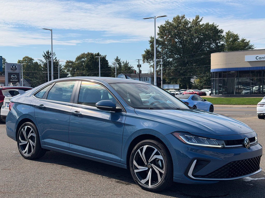 Used 2025 Volkswagen Jetta SEL FWD image 7