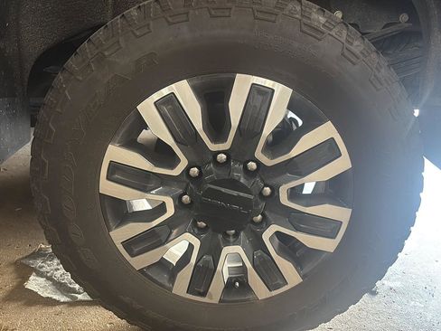 Used 2025 GMC Sierra 3500 Denali Ultimate image 5