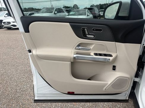 Certified 2025 Mercedes-Benz GLB 250 image 15
