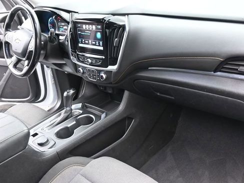 Used 2019 Chevrolet Traverse LT image 29