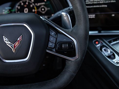 Used 2022 Chevrolet Corvette Stingray Preferred Cpe w/ Z51 Performance Package RWD image 38