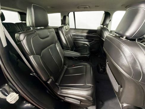 Used 2023 Jeep Grand Cherokee L Limited AWD/4WD image 28