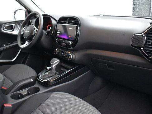 Used 2023 Kia Soul S FWD image 11