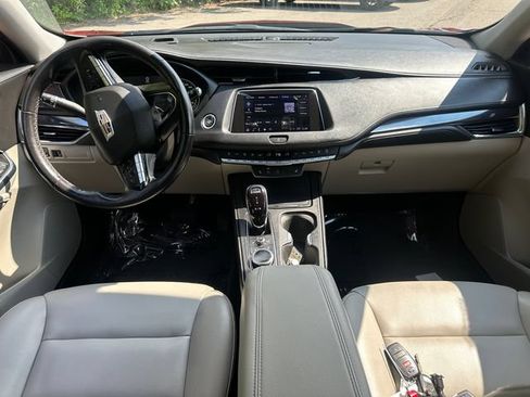 Used 2023 Cadillac XT4 Luxury w/ LPO, Onyx Lite Package AWD/4WD image 20
