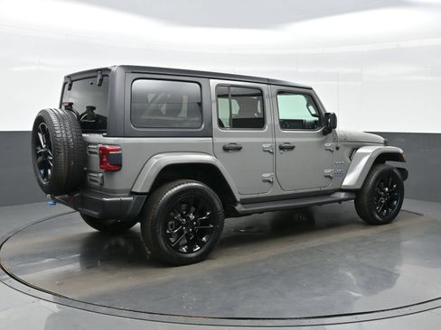 Used 2023 Jeep Wrangler Unlimited Sahara w/ Cold Weather Group AWD/4WD image 8