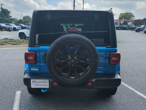 Used 2023 Jeep Wrangler Unlimited Sahara w/ Cold Weather Group AWD/4WD image 5