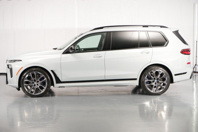 Used 2024 BMW X7 M60i w/ Executive Package AWD/4WD image 2