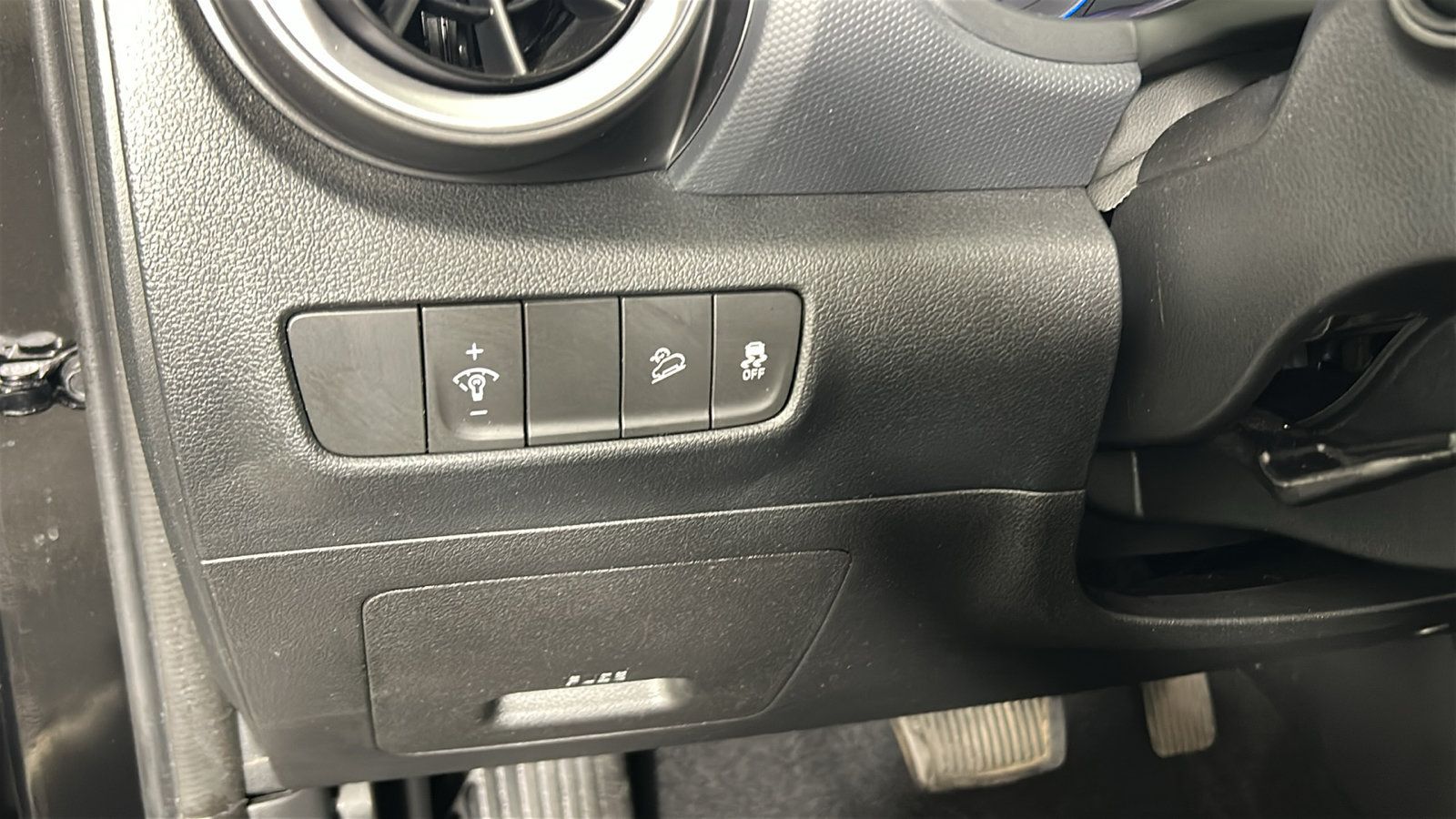 Certified 2023 Hyundai Kona SEL w/ Convenience Package FWD image 25