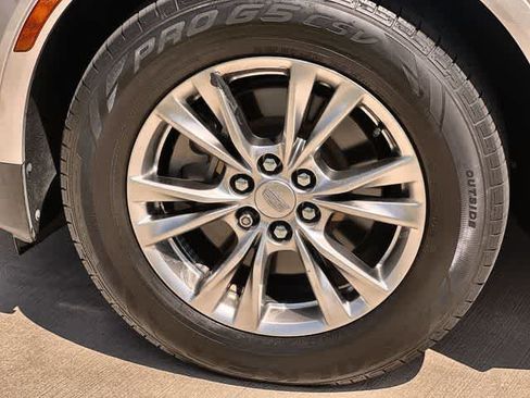 Used 2020 Cadillac XT5 Premium Luxury FWD image 9