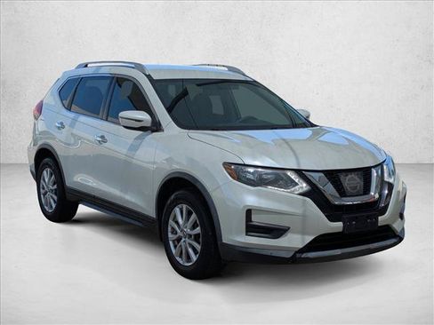 Used 2017 Nissan Rogue SV FWD image 3