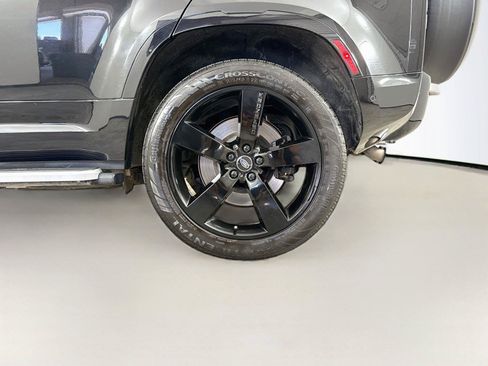 Used 2023 Land Rover Defender 110 V8 AWD/4WD image 39
