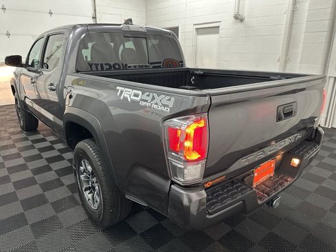 Used 2021 Toyota Tacoma TRD Off-Road w/ Technology Package AWD/4WD image 7