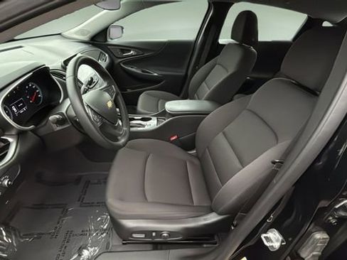 Used 2025 Chevrolet Malibu RS image 18