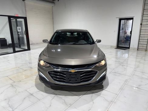 Used 2020 Chevrolet Malibu LT FWD image 2