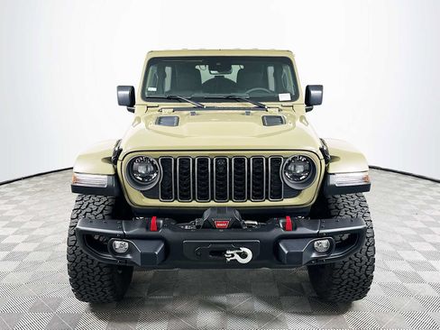 Used 2025 Jeep Wrangler Unlimited Rubicon AWD/4WD image 2