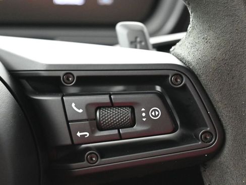 Certified 2025 Porsche Cayenne GTS AWD/4WD image 22