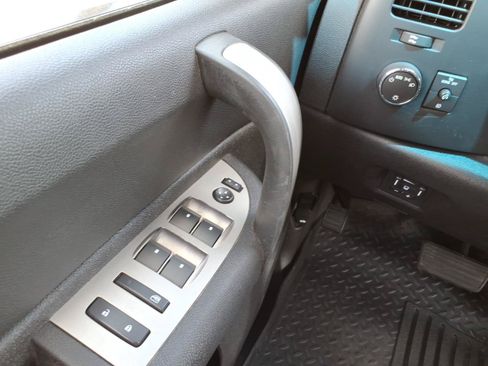 Used 2008 Chevrolet Silverado 2500 LT w/ 1LT Convenience Package AWD/4WD image 22