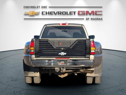 Used 2006 Chevrolet Silverado 3500 W/T w/ Skid Plate Package image 4