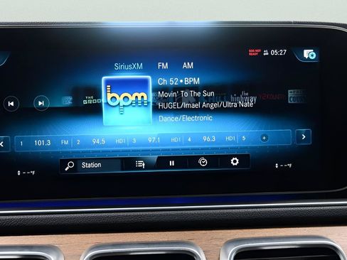 Used 2021 Mercedes-Benz GLS 450 4MATIC image 23