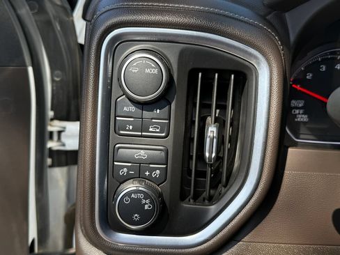 Used 2022 Chevrolet Silverado 1500 LT AWD/4WD image 7