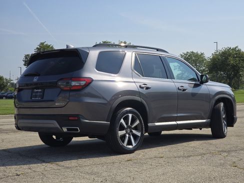 Certified 2024 Honda Pilot Touring image 19