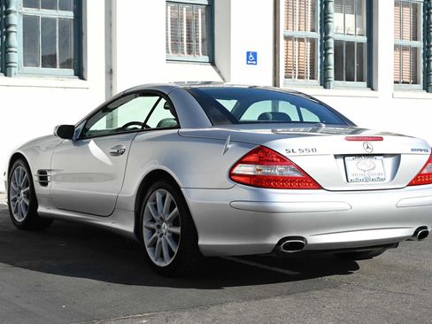 Used 2007 Mercedes-Benz SL 550 image 12