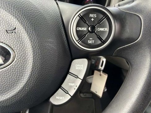Used 2018 Kia Soul FWD image 23