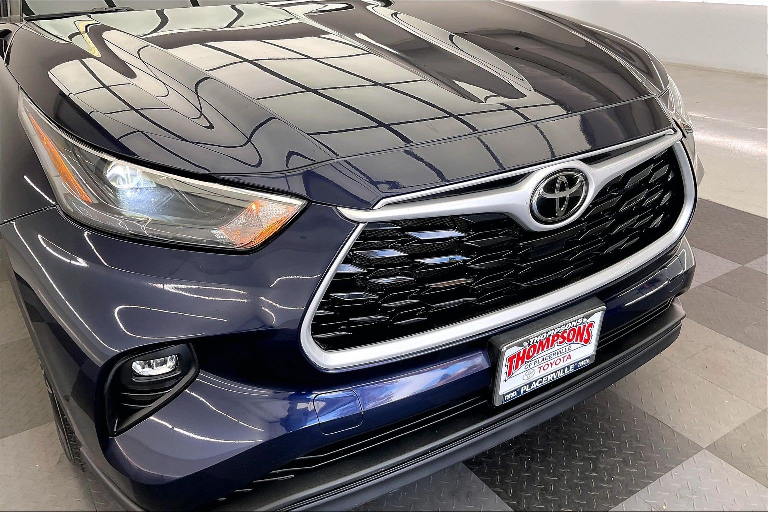 Used 2023 Toyota Highlander XLE AWD/4WD image 31