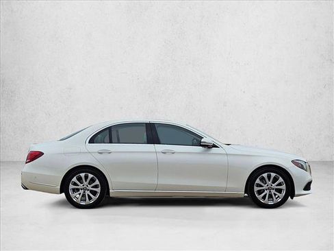 Used 2019 Mercedes-Benz E 300 image 4