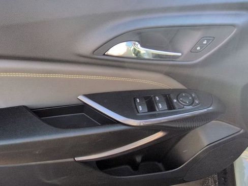 New 2026 Chevrolet Trax ACTIV w/ Sunroof Package FWD image 24